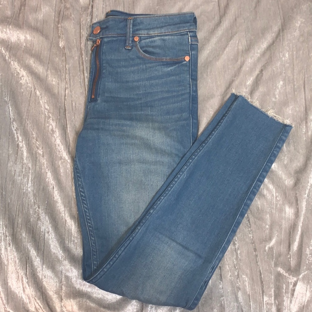 abercrombie light wash skinny jeans